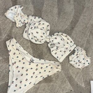 Montce Fruity Floral removable off shoulder sleeves